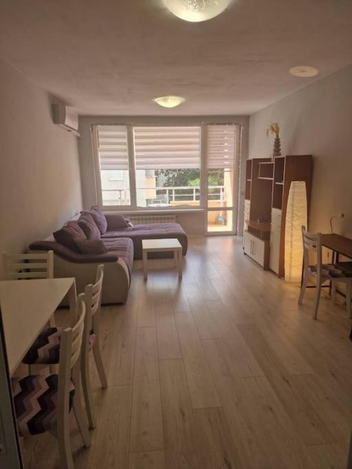 Cozy Central Apartment In Outskirts Of Old София Екстериор снимка